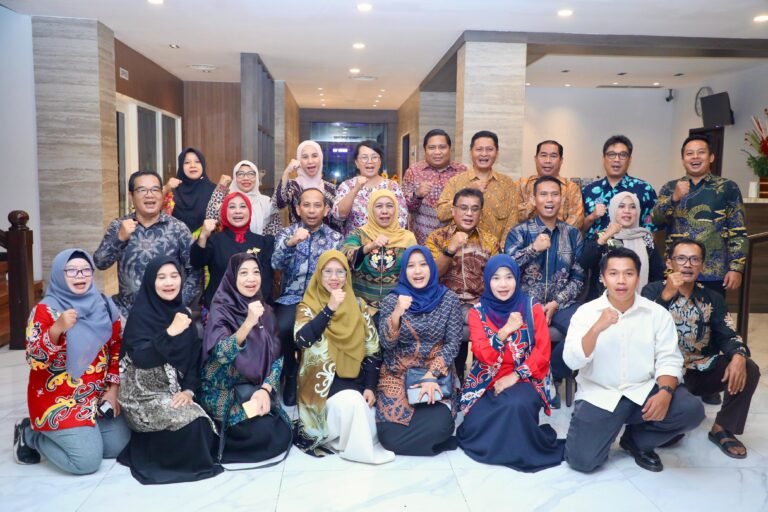 Khofifah Ajak IKA UNAIR Kaltara Perkuat Kolaborasi dan Bangun Jejaring Lintas Sektor Untuk Pendidikan, Peternakan Hingga Penguatan SDM