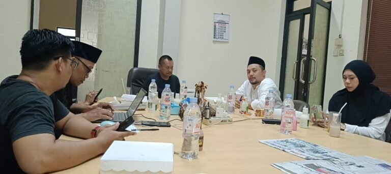 PWI Jatim Berdoa, Harapan Keselamatan Lima Jurnalis di Anak Krakatau Terus Menyala