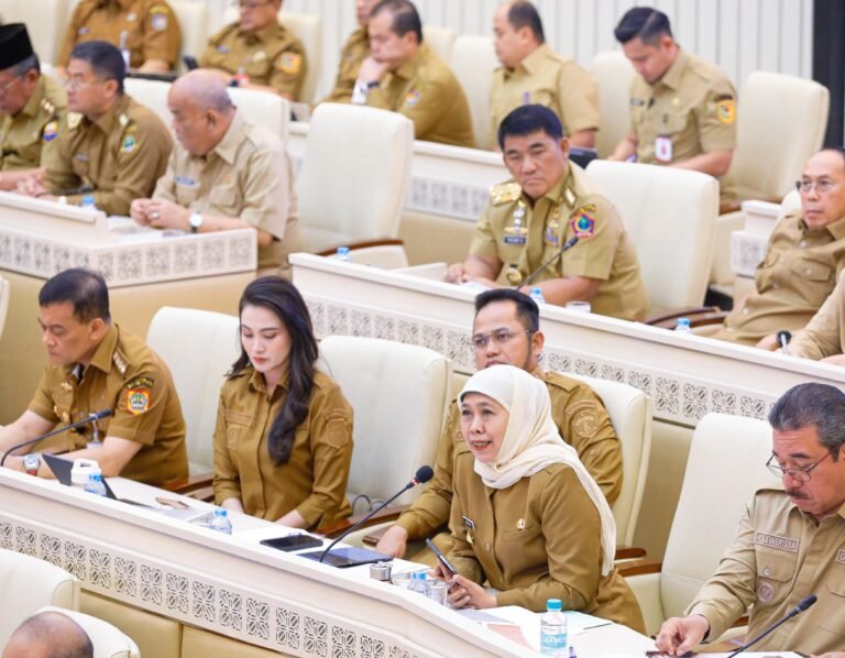 Hadiri Raker-RDP di Komisi II DPR RI, Gubernur Khofifah  Bersama Mendagri Dan Gubernur Se Indonesia Bahas  Sinkronisasi LP2B dan Industrialisasi Jawa Timur