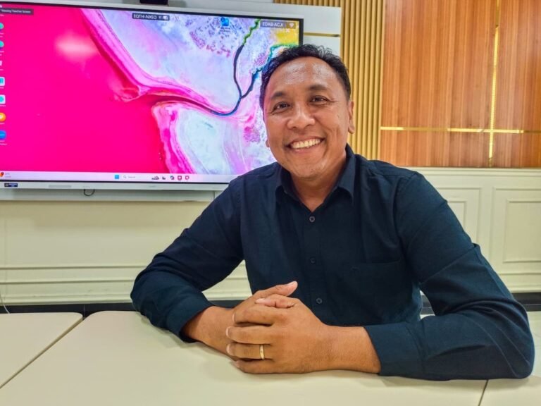 Kuliah S-2 di Unesa, ‘Pak Pur Polisi Baik’ Beberkan Motivasinya untuk Memperluas Manfaat bagi Sesama