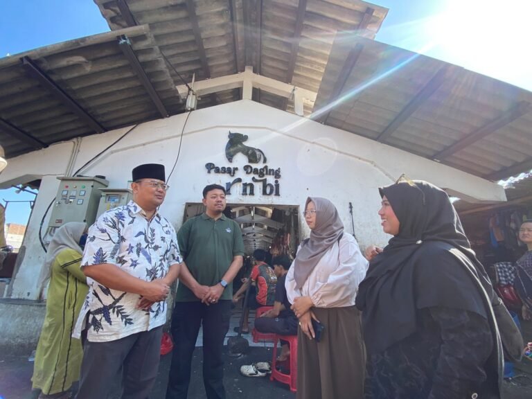 KNEKS Kunjungi Pasar Daging Arimbi Surabaya, Dorong Pengembangan Pasar Rakyat Halal