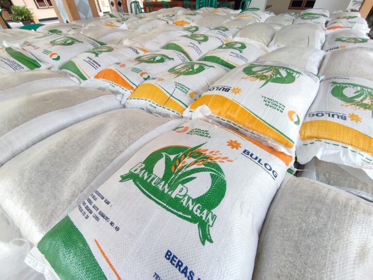 Tiga Bulan Sekaligus, 144.540 Keluarga Lumajang Terima Bantuan Beras