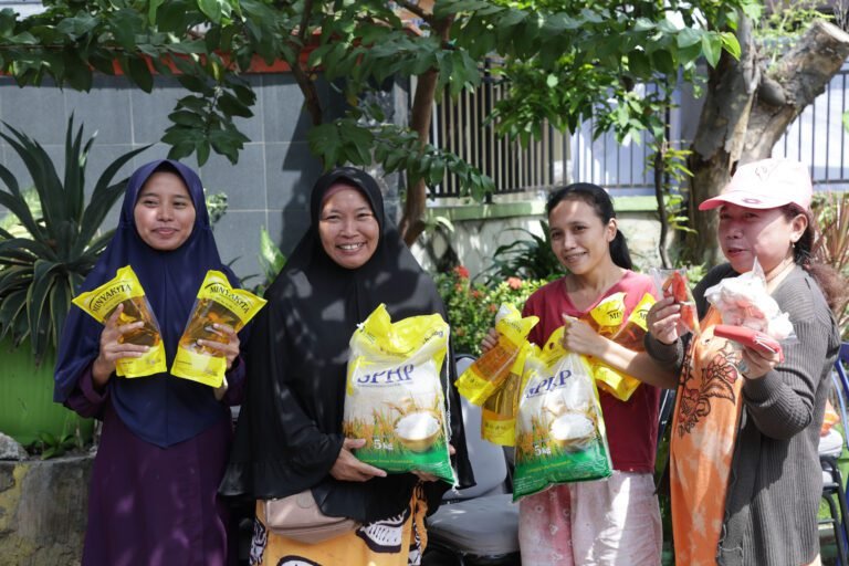 Beras Premium Bulog Rp14.900 per Kg Tersedia di Surabaya, Pemkot Kawal Distribusi