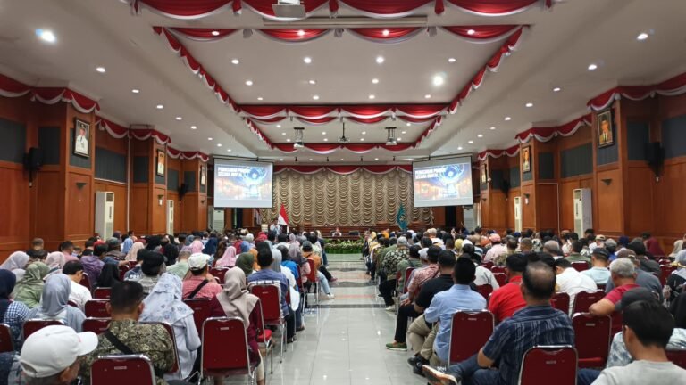 Pemkot Surabaya Gandeng 102 PT dan Akademi Dampingi 1.360 RW di Kampung Pancasila
