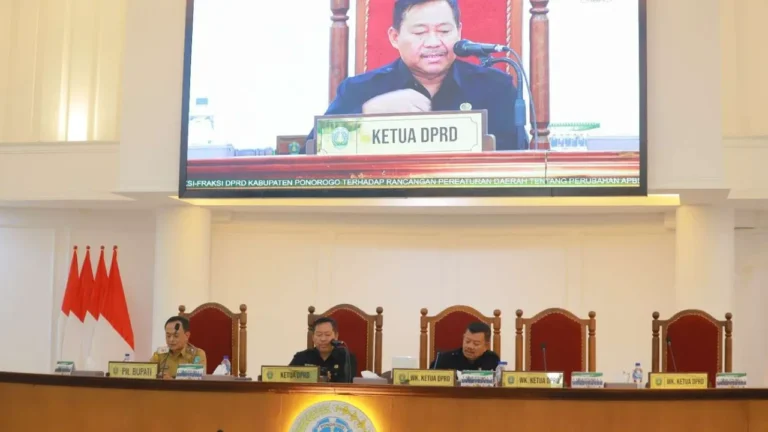 Fraksi DPRD Ponorogo Kompak Soroti Jalan dan Fasilitas Umum di P-APBD 2026