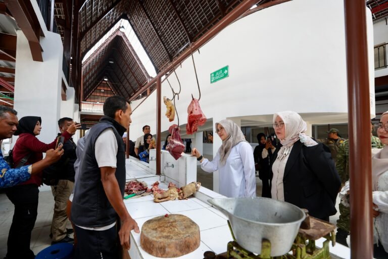 Pasar Banyuwangi Mulai Beroperasi, Pedagang Langsung Berjualan