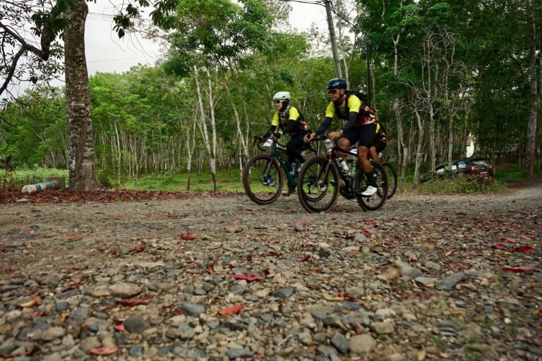 Mirip Unbound Gravel di Kansas, Nggravel Glenmore Banyuwangi Diikuti 400 Pesepeda dari 5 Negara