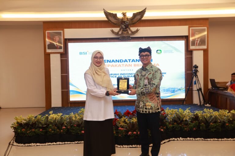 Jalin MoU, Pemkab Gandeng BSI Perkuat Upaya Pengentasan Kemiskinan di Banyuwangi