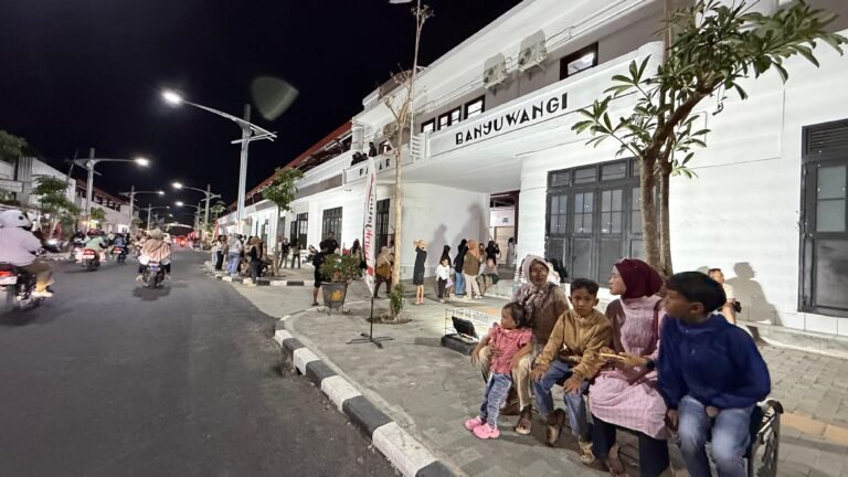 Tawarkan Vibes Heritage, Pasar Banyuwangi Kini Jadi Jujugan Anak Muda Saat Malam Hari