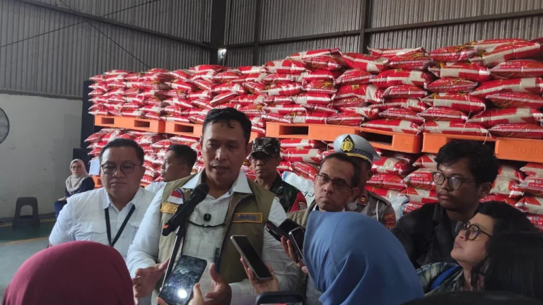 Bulog Siapkan Stok Beras untuk Jaga Pasokan dan Bantuan Pangan di Tengah Ancaman El Nino
