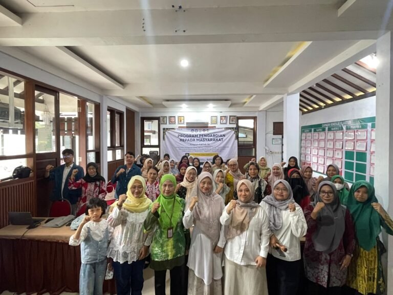 Fakultas Vokasi Perkuat Kapasitas Kader TBC di Banyuwangi melalui PINTAR-TB