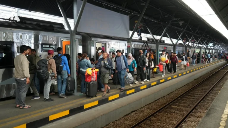 Pelanggan KAI Daop 8 Surabaya Tembus 9,78 Juta, Naik 7,9 Persen hingga September 2026