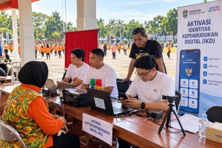 Disdukcapil Lumajang Jemput Bola Layanan Adminduk hingga Car Free Day