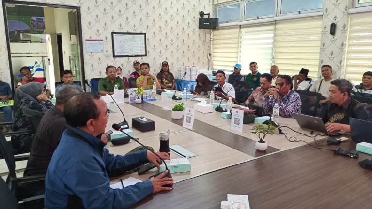 Patroli Air Jatim Dorong Legalitas Usaha Tambangan di Sepanjang Kali Surabaya