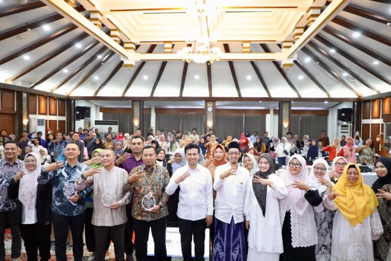 Wagub Emil Dorong Masyarakat Ubah Literasi Keuangan Syariah Jadi Aksi Nyata