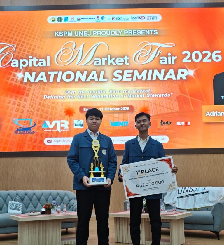 Inovasi Valuasi ESG Antarkan Tim FEB UNAIR Raih Juara Satu COMPAS