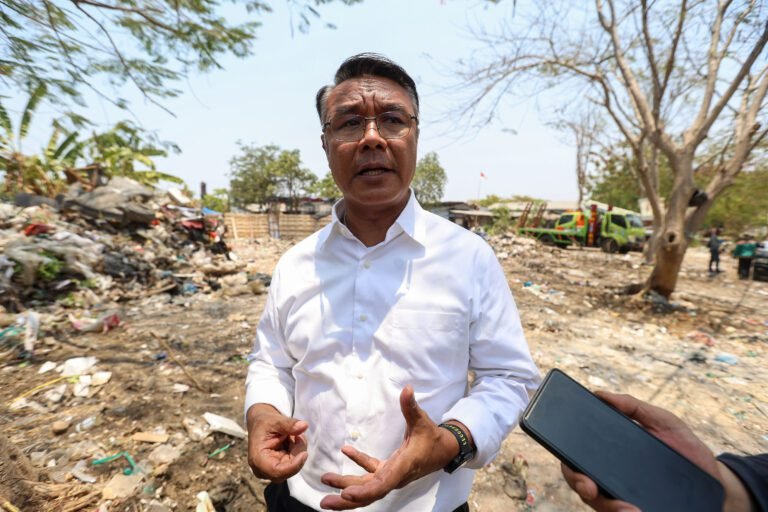 Pemkot Surabaya Tertibkan Aktivitas Pengelolaan Sampah Ilegal di 7 Tanah Aset