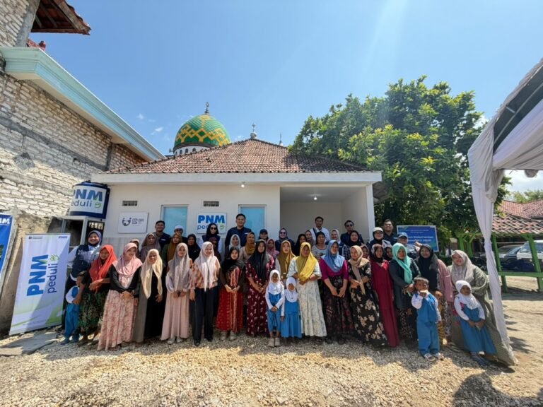 Tingkatkan Kualitas Kesehatan Masyarakat Madura, PT. PNM (Persero) dan BRI Life Berkolaborasi Resmikan Program Madani Sanitasi di Sampang