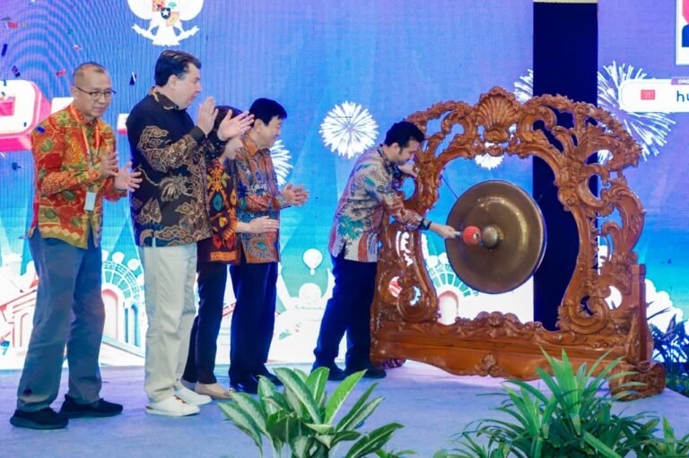 Wagub Emil Buka Pekan Raya Jawa Timur 2026, Optimistis Kerja Kolektif Perkuat UMKM dan Gerakkan Ekonomi Jatim