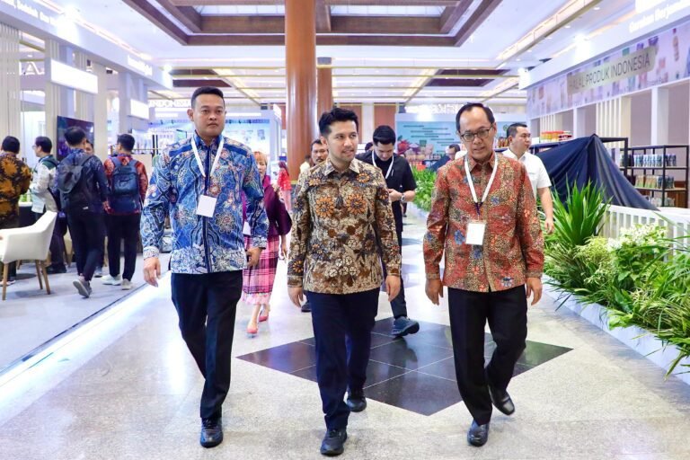 Wagub Emil Dorong Jatim Jadi Garda Terdepan Ekonomi Syariah Nasional